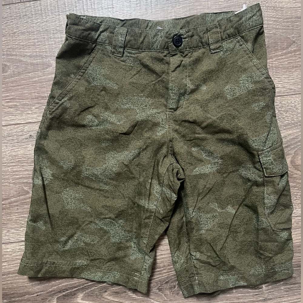 Columbia boy's Forest Green Cargo Shorts- Omni-shade